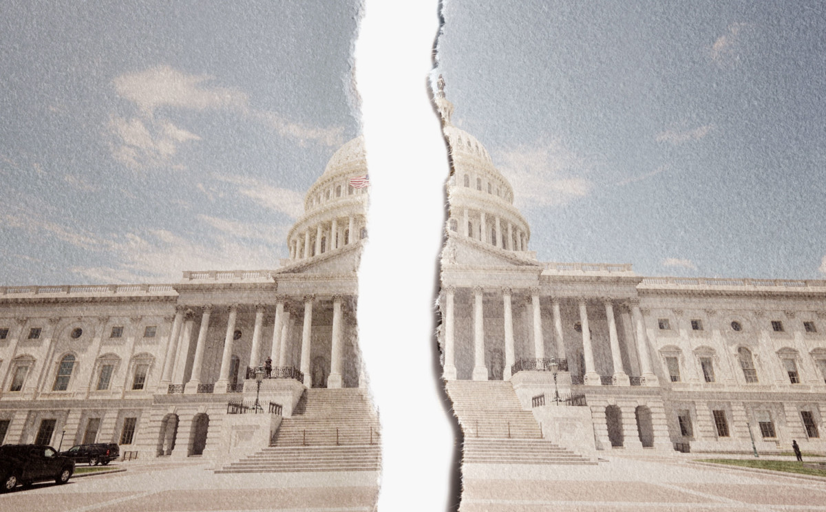 US Congress torn in half