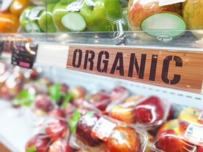 Produce aisle with organic sign