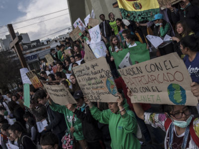 Children hold posters during the strike "Fridays for Future" in La Paz, Bolivia. Also in Bolivia, forests burn in the plains of the Chiquitanía region near the borders to Brazil and Paraguay. Numerous demonstrators follow the call of the movement Fridays for Future and want to fight for more climate protection.