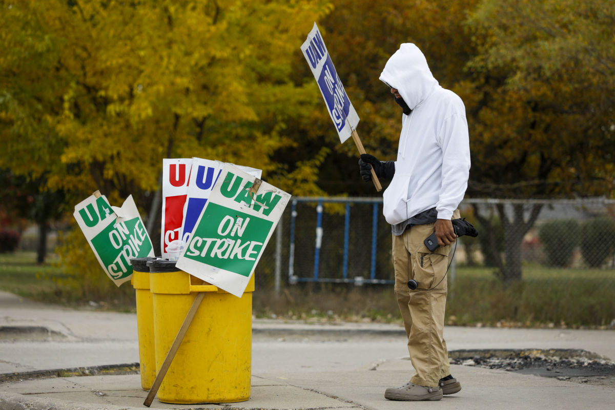 United Auto Workers union member Brian Farr of Detroit, Michigan, is the lone picketer at the General Motors Warren Transmission plant on October 25, 2019, in Warren, Michigan. The longest UAW national strike since 1970 came to an end later that day.