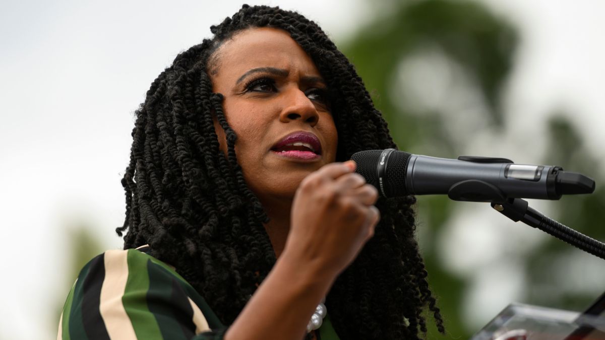 ayanna-pressley-unveils-plan-to-incentivize-reductions-in-prison-population