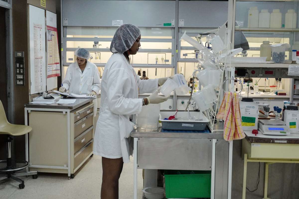 Scientists work in a lab at the Genetic Engineering and Biotechnology Centre in Havana, on April 12, 2018.
