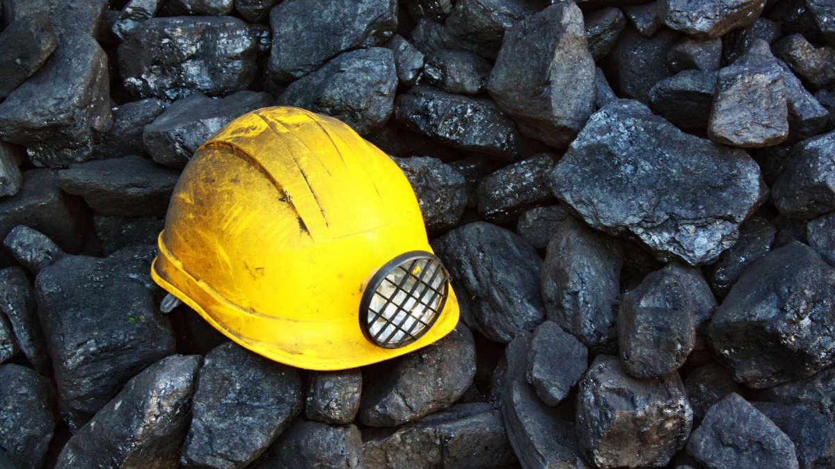 Striking Alabama Miners Push Back on Contract Settlement - Vimarsana News