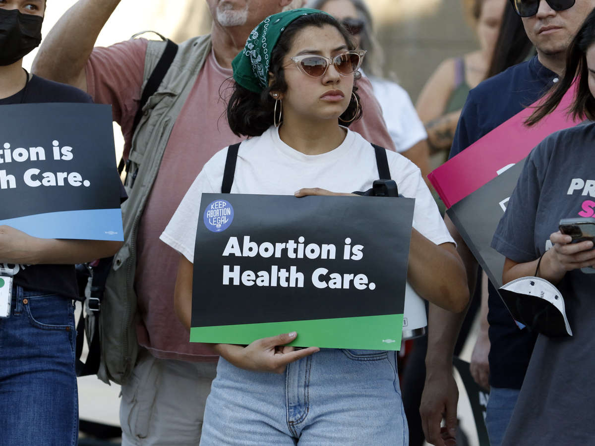 Right-Wing Model Legislation Would Criminalize Sharing Information on Abortion