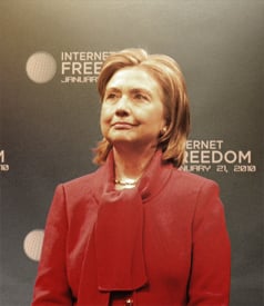 Clinton Bluntly Condemns China on Internet Censorship 