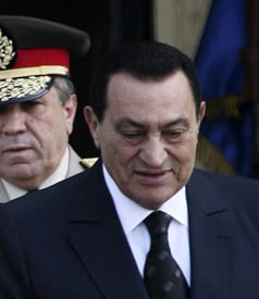 Egypt Officials Seek to Ease Mubarak Out 