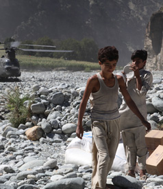 Food Aid Stalled in Northern Pakistan After Female Taliban Suicide Bomber Kills 45