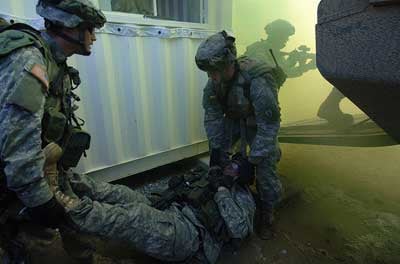 US Army soldiers conduct a training exercise