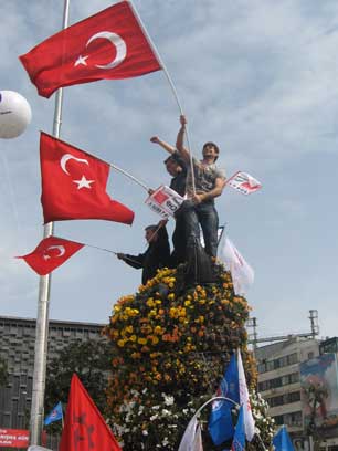  The May 1, 2011 celebrations in Istanbul. Picture credit: Mario Cardona 