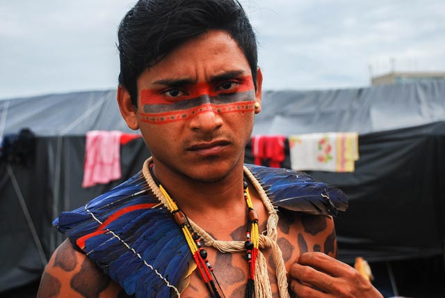 An indigenous individual from the town of Tembé, in the state of Pará. The town has been principally affected by the intense exploitation of wood resources. (Photo: Santiago Navarro F.)