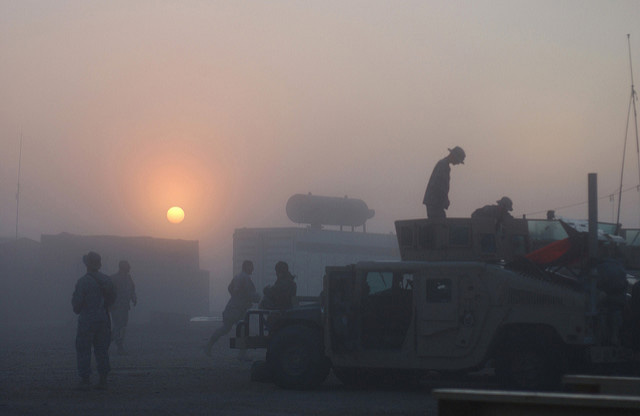 US Army soldiers prepare for a mission in Tikrit, Iraq, on February 17, 2007. (Photo: US Army)