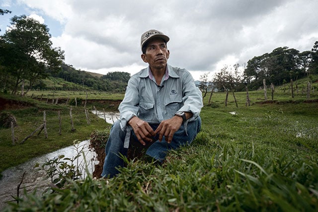 A member of the indigenous MILPAH organization in western Honduras, Martín Vásquez was attacked last year. (Photo: Giles Clarke, used with permission courtesy of Global Witness.)