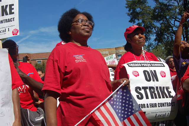 Members of the Chicago Teachers Union participate in a strike on September 12, 2012, in Chicago, Illinois. (Photo: Peoplesworld)