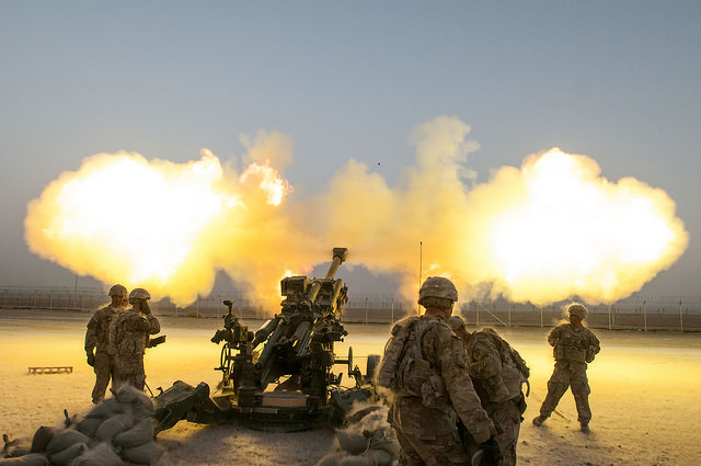 US Army soldiers test a weapon on Kandahar Airfield, Afghanistan, on August 22, 2014. (Photo: The US Army)