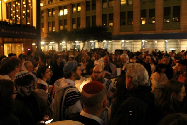 Occupy Judaism action adjacent to Zuccotti Park. (Photo: <a https://www.davidamwilensky.com/ 