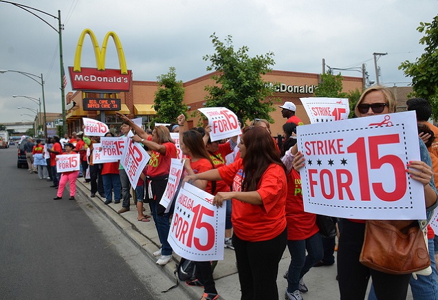 Fight for 15 strike, day one in Chicago. (Photo: <a href=