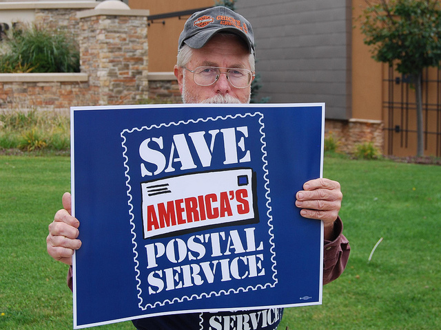 Postal Workers Rally in Brookfield, WI. (Photo: Rich Eddy)