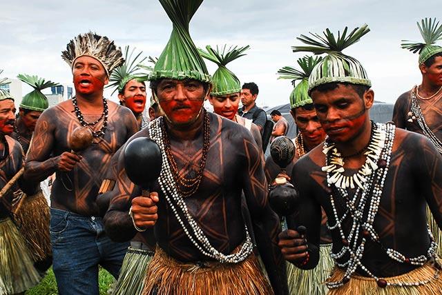 A Xucuru dancer in front of the National Congress in April 2015. The indigenous Xucuru people from the state of Pernambuco are from one of the best-organized groups in Brazil. (Photo: Santiago Navarro F.)