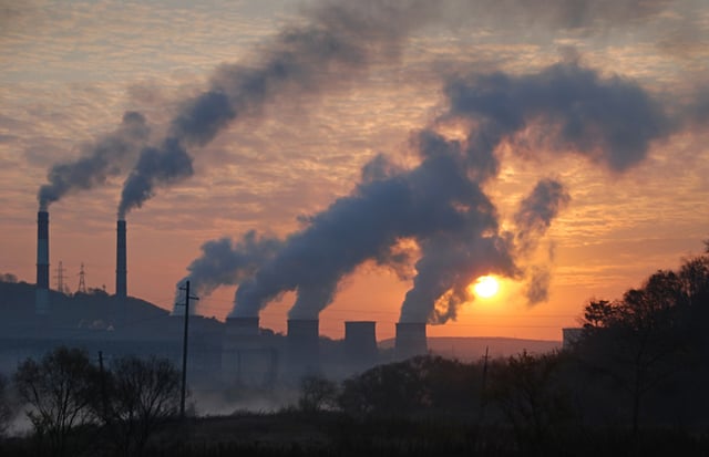 (Photo: Air pollution via Shutterstock)