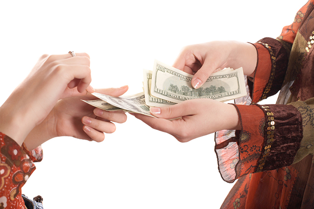 (Photo: Lending Money via Shutterstock)