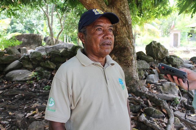 Óscar Padilla, a community leader in Plan Grande who was the main driving force behind the initiative that finally brought round-the-clock energy to the village, in the 21st century. Sustainable management of renewable energy, based on a plan marked by solidarity, has transformed this fishing village in Honduras’ northern Caribbean region. (Photo: Thelma Mejía / IPS)