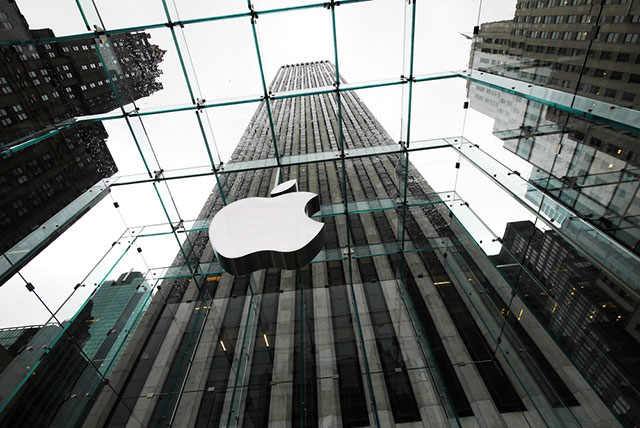 The fifth avenue Apple Store in New York City; April 5, 2012. (Photo via Shutterstock)