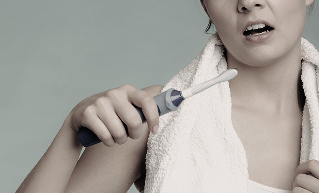 (Photo: Brushing Teeth via Shutterstock; Edited: LW / TO)