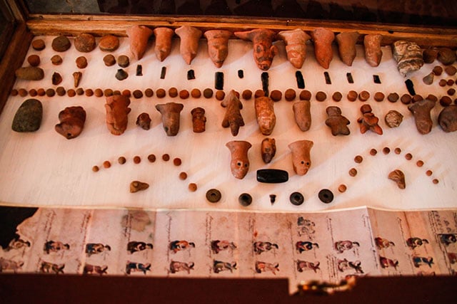 Archaeological remains found by farmers on their land. (Photo: Santiago Navarro F)