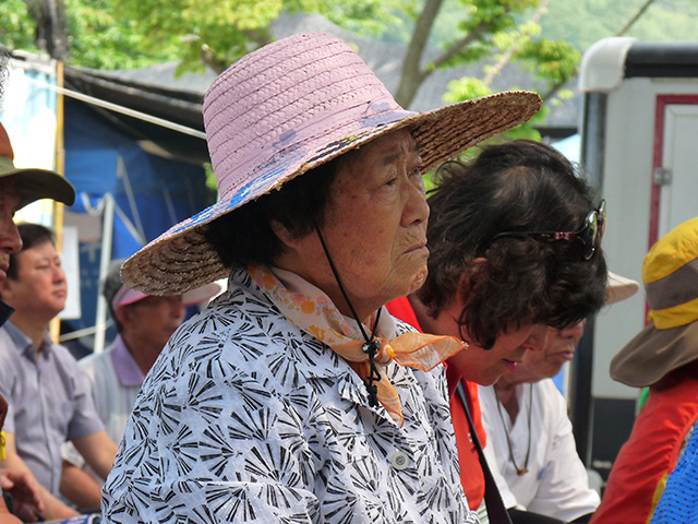 Many of the residents protesting against the deployment of the THAAD antimissile defense system are elderly farmers who don't want their remote mountain village to be militarized. (Photo: Jon Letman)
