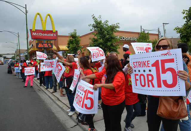 McDonald's workers strike for higher wages on July 31, 2013, in Chicago, Illinois. (Photo: Steve Rhodes)